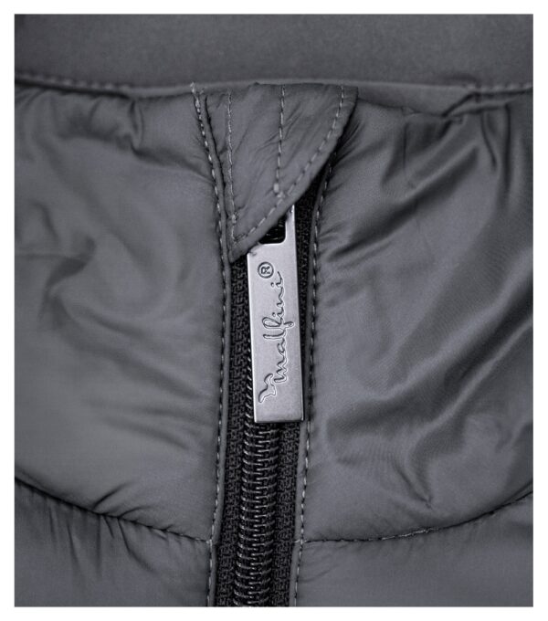 labane kude: 100% polüamiid, vettpidav viimistlus vahekiht: 100% polüester softshell: 90% polüester, 10% elastaan, vettpidav viimistlus, 250 g/m² fliis: 100% polüester, antipilling viimistlus labane kude: 100% polüamiid, vettpidav viimistlus Vahekiht: 100% polüester softshell: 90% polüester, 10% elastaan, vettpidav viimistlus, 250 g/m² fliis: 100% polüester, antipilling-viimistlus